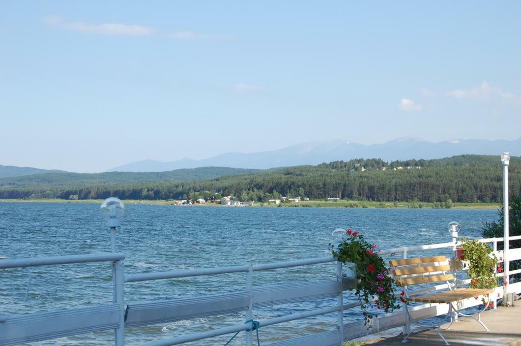 Комплекс Белите Къщи Shtarkelovo Gnezdo Exteriér fotografie
